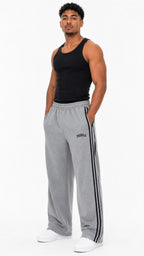 YoungLA 249 Flagship Track Pants Grey - modelo en ángulo